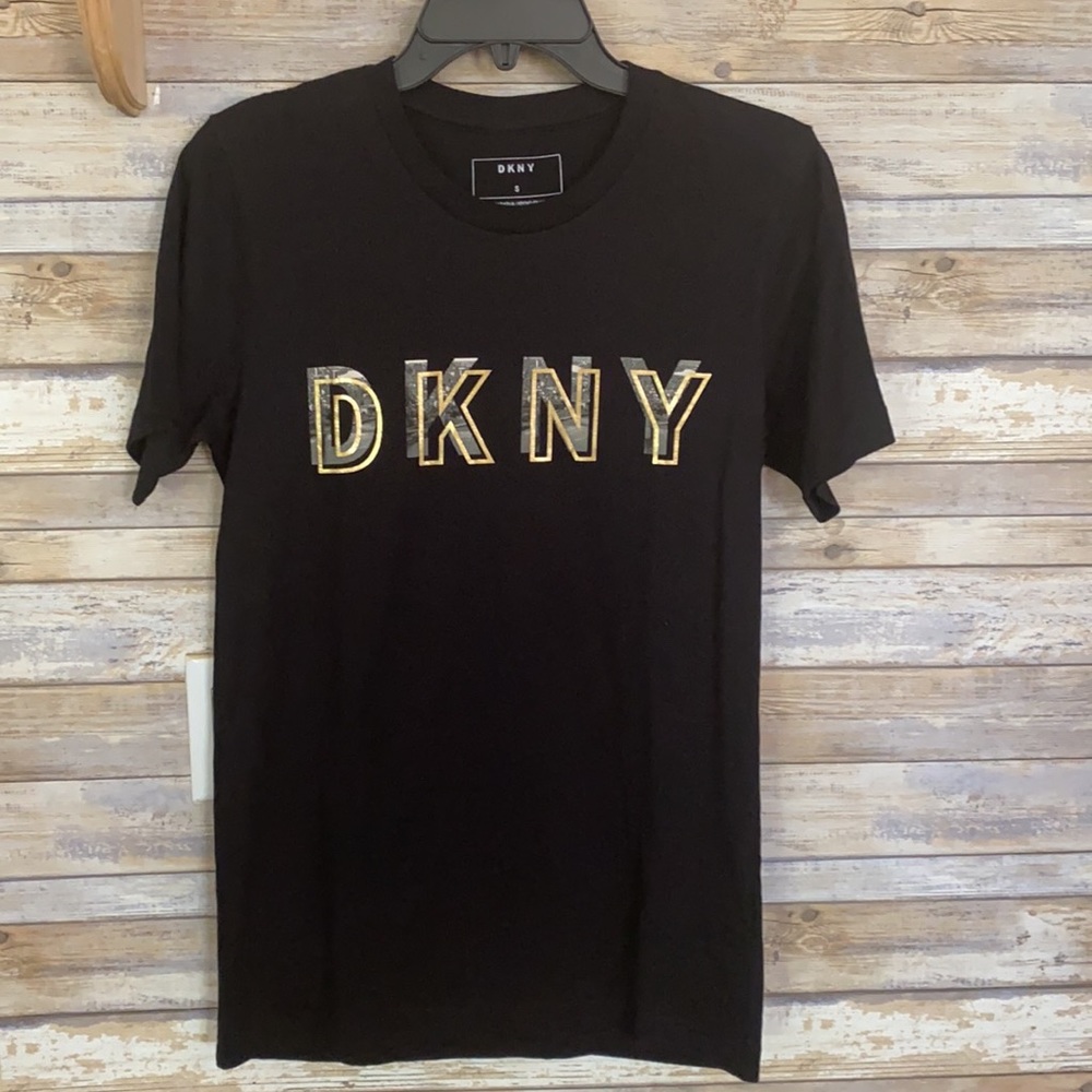 New with tage！T-shrit By DKNY，Size S